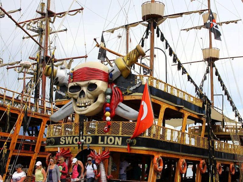 Pirate Boat Trip in Alanya – Foam Party & Caves Exploration