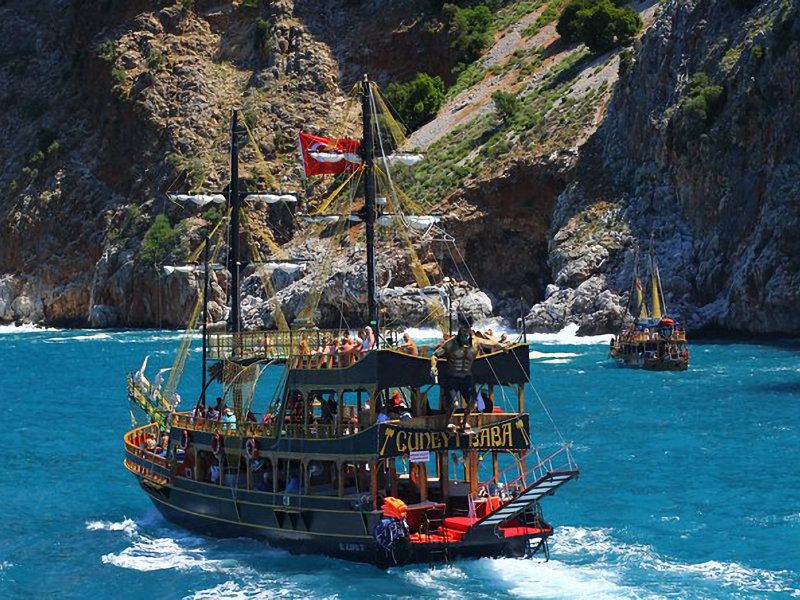 Pirate Boat Trip in Alanya – Foam Party & Caves Exploration
